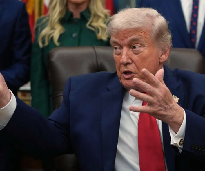 特朗普称将签署行政命令 在政府部分停摆期间向