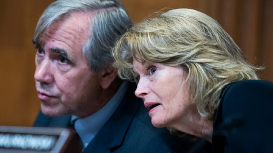 美国司法部：新发现超百万份潜在爱泼斯坦相关